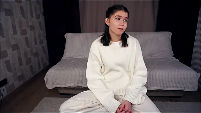 ZulaRattan online show from November 28, 2025, 7:05 pm