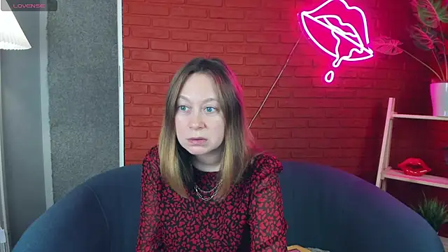 Snapshot of Brooke_lover chatting on November 28, 2025, 8:33 pm Brooke lover online show from November 28, 2025, 8:33 pm