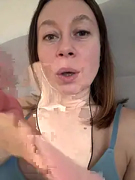 Brooke lover online show from December 17, 2025, 8:09 am