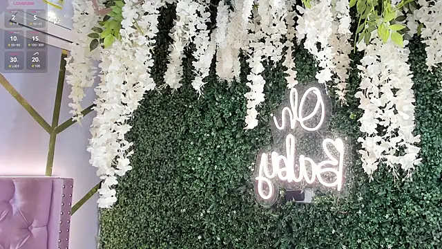 Lola saenz  online show from February 12, 2026, 11:49 am