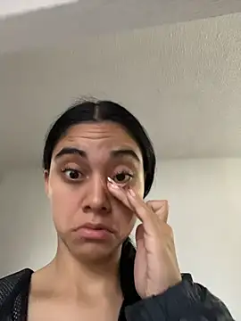 Miia moonn online show from November 27, 2025, 10:50 am