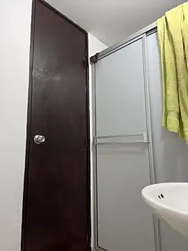 Miia moonn online show from December 19, 2025, 11:17 am