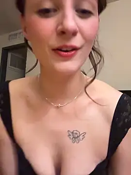 Snapshot of lilliabloom chatting on December 21, 2025, 6:53 am lilliabloom online show from December 21, 2025, 6:53 am