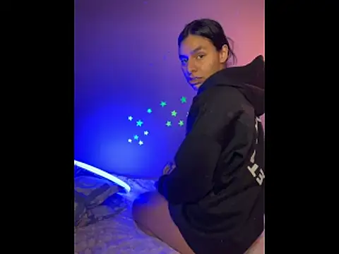 SaraAndrade  online show from January 19, 2026, 1:15 pm