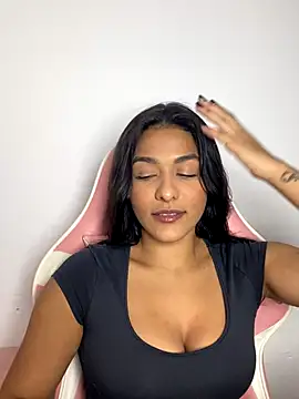 Laurapocahontas online show from November 29, 2025, 11:30 pm