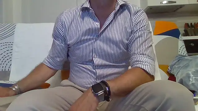 Snapshot of Eroshotlicker chatting on June 8, 2026, 9:37 pm Eroshotlicker online show from June 8, 2026, 9:37 pm
