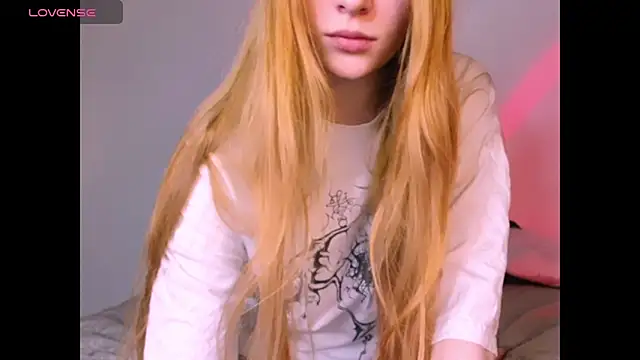 Snapshot of _Milana_Sparkl75_ chatting on February 3, 2026, 2:53 am Milana Sparkl75 online show from February 3, 2026, 2:53 am