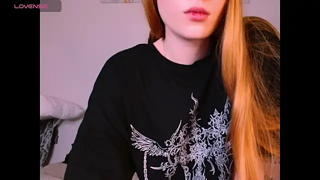 Snapshot of _Milana_Sparkl75_ chatting on February 5, 2026, 5:06 pm Milana Sparkl75 online show from February 5, 2026, 5:06 pm