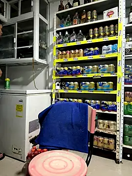 Snapshot of OliverWest04 chatting on December 5, 2025, 6:55 am OliverWest04 online show from December 5, 2025, 6:55 am