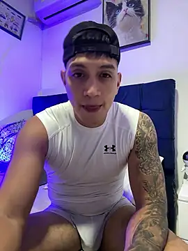 Snapshot of OliverWest04 chatting on January 7, 2026, 8:22 pm OliverWest04 online show from January 7, 2026, 8:22 pm