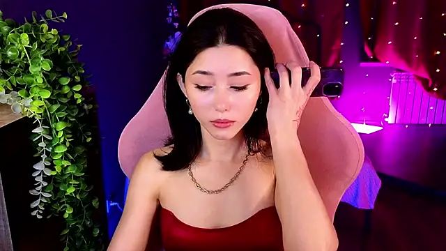 Snapshot of RedMidnight chatting on July 13, 2026, 8:44 pm RedMidnight online show from July 13, 2026, 8:44 pm