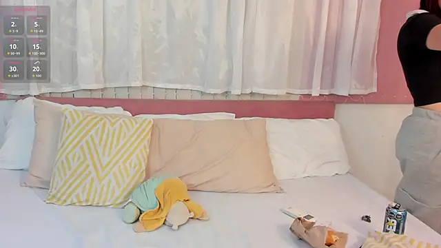 CharlotteBlossom online show from January 7, 2026, 8:11 pm