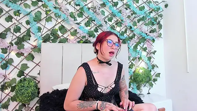 CharlotteBlossom online show from January 13, 2026, 8:14 pm