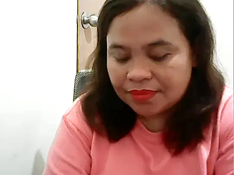 cutechubby online show from April 21, 2026, 10:32 am