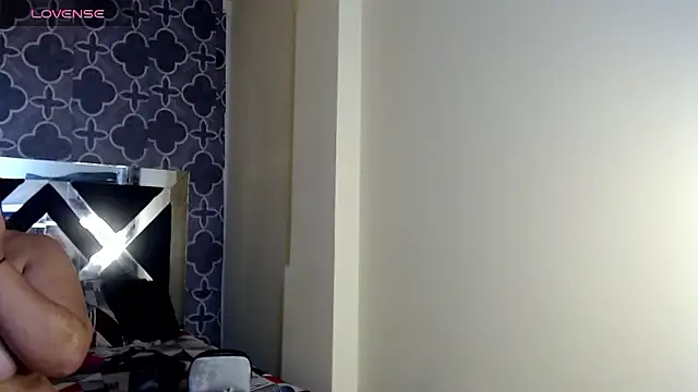 Snapshot of AdeleCruzz chatting on January 12, 2026, 10:48 pm AdeleCruzz online show from January 12, 2026, 10:48 pm