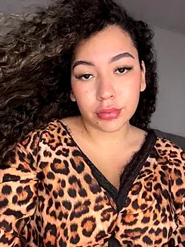 VictoriaaRose online show from December 3, 2025, 7:27 am