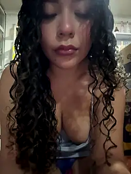 VictoriaaRose online show from December 21, 2025, 11:01 pm