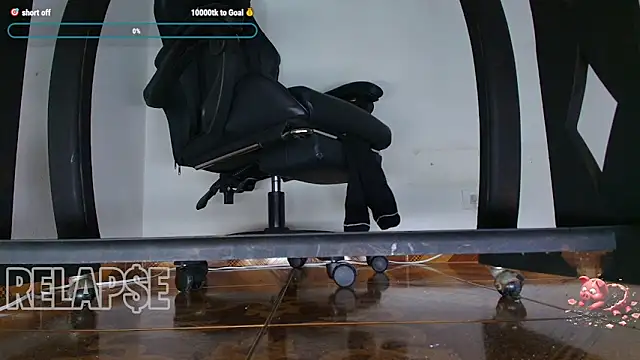 Snapshot of Alphacashmaster777 chatting on January 12, 2026, 10:37 pm Alphacashmaster777 online show from January 12, 2026, 10:37 pm