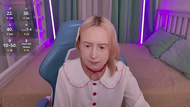 Snapshot of _Babyface_ chatting on December 2, 2025, 1:28 pm Babyface online show from December 2, 2025, 1:28 pm