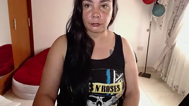 vivian-milf online show from November 25, 2025, 1:55 pm