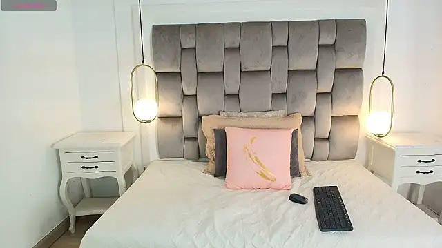 gaby smit   online show from December 2, 2025, 11:59 am