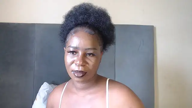 Chocolatebae86 online show from March 3, 2026, 7:36 am