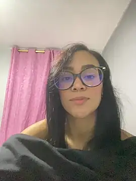 Snapshot of Klohewilliams_ chatting on February 16, 2026, 2:40 am Klohewilliams online show from February 16, 2026, 2:40 am