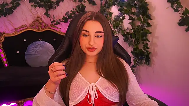 NaomiBaae online show from December 4, 2025, 2:26 pm