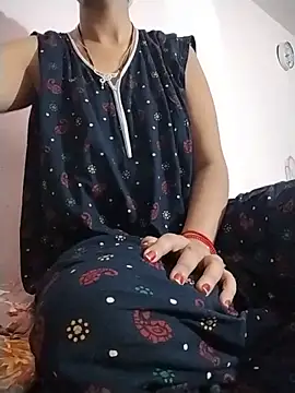 Snapshot of RASHMI_SHARMA9 chatting on May 17, 2026, 2:57 pm RASHMI SHARMA9 online show from May 17, 2026, 2:57 pm