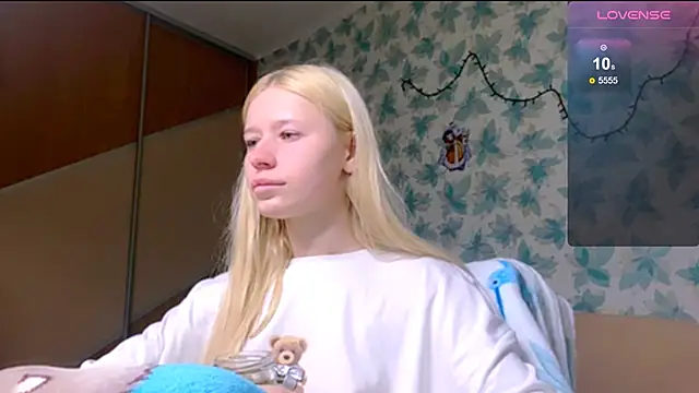 Snapshot of Barbie_Blondie chatting on March 28, 2026, 4:28 pm Barbie Blondie online show from March 28, 2026, 4:28 pm