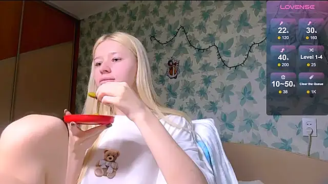 Snapshot of Barbie_Blondie chatting on March 29, 2026, 3:23 pm Barbie Blondie online show from March 29, 2026, 3:23 pm
