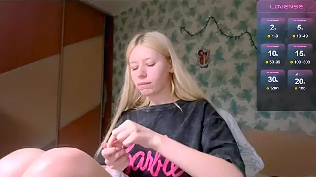 Snapshot of Barbie_Blondie chatting on April 10, 2026, 4:12 pm Barbie Blondie online show from April 10, 2026, 4:12 pm