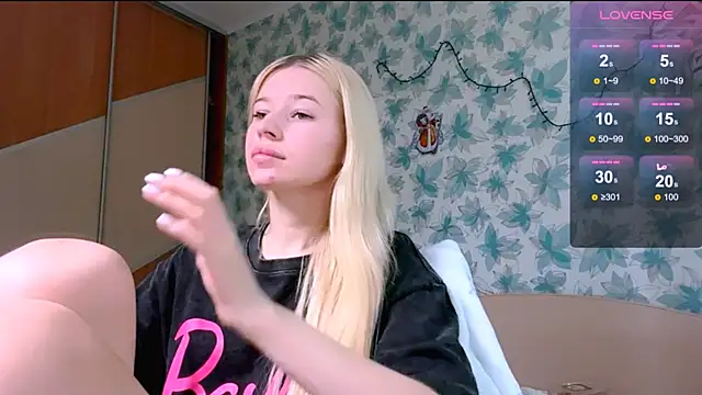 Snapshot of Barbie_Blondie chatting on April 14, 2026, 11:49 am Barbie Blondie online show from April 14, 2026, 11:49 am