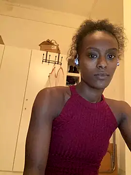    Hannah    online show from November 28, 2025, 5:37 pm