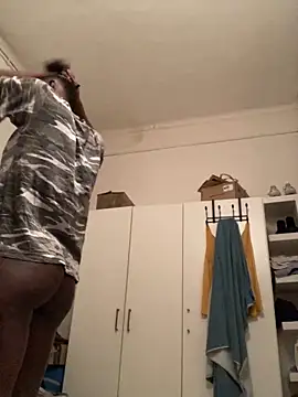    Hannah    online show from December 23, 2025, 10:46 am