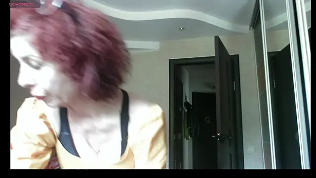 Kelly Flurr online show from June 9, 2026, 8:04 am