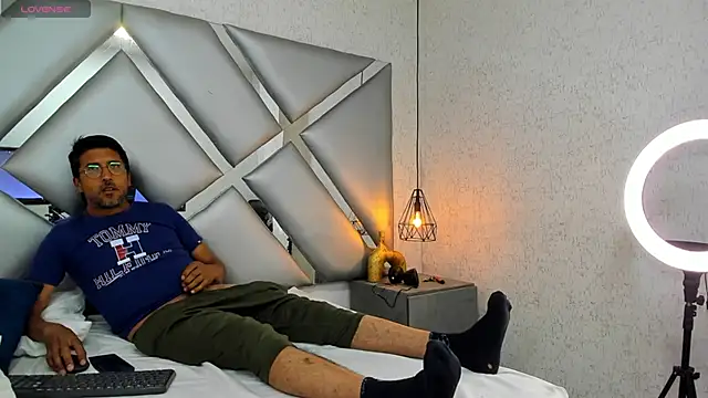 DANIDICK VC online show from November 26, 2025, 12:17 pm