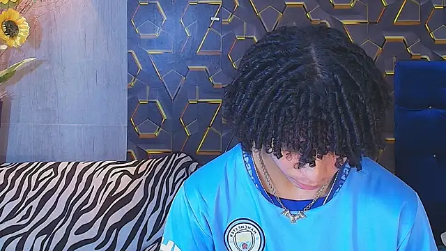 Snapshot of kim_curlyy chatting on June 17, 2026, 1:23 pm kim curlyy online show from June 17, 2026, 1:23 pm