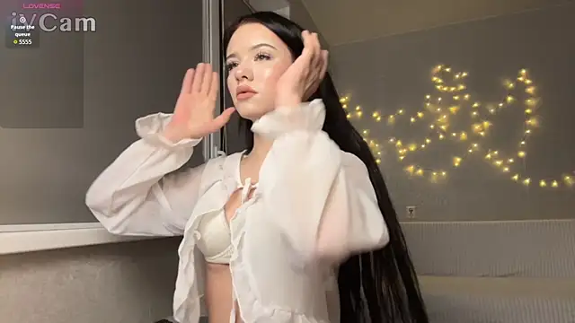 BeatriceMoonn online show from November 27, 2025, 3:19 am