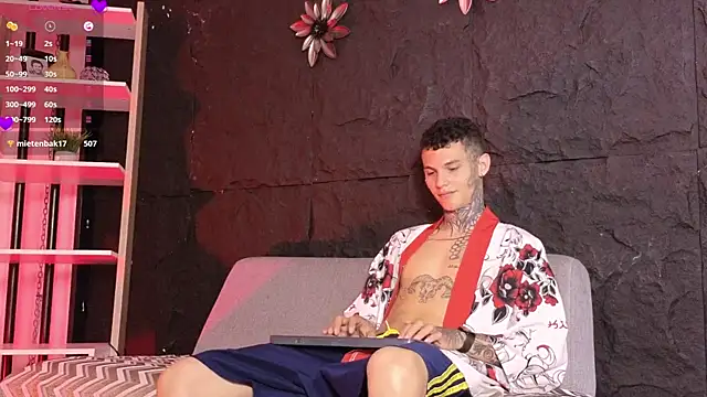 Paulo 527 online show from December 22, 2025, 8:50 pm