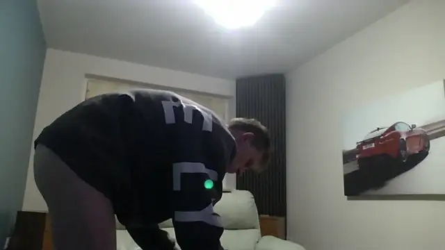 Mrslingerie online show from April 22, 2026, 8:32 pm