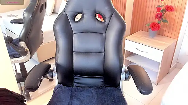 samantha quinnn online show from December 21, 2025, 8:38 pm