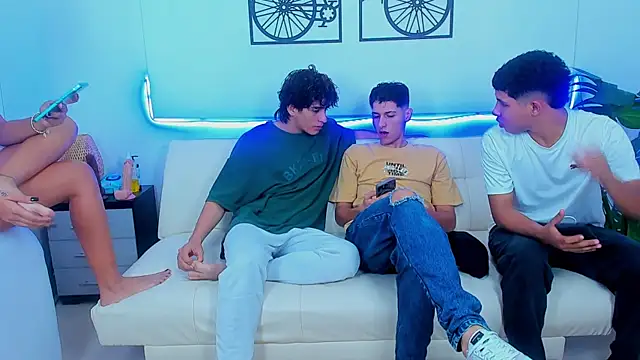 Snapshot of Crazy_porkys chatting on February 11, 2026, 7:19 pm Crazy porkys online show from February 11, 2026, 7:19 pm