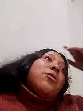 Snapshot of Renatta_Sweet chatting on August 4, 2026, 6:27 am Renatta Sweet online show from August 4, 2026, 6:27 am