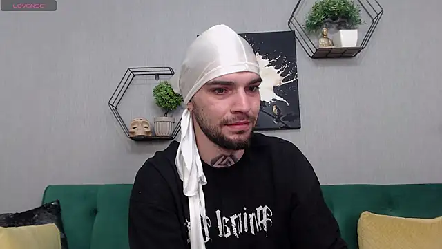 KaneHunter online show from April 12, 2026, 9:53 pm