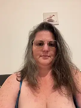 bea french curvy online show from April 25, 2026, 9:23 pm