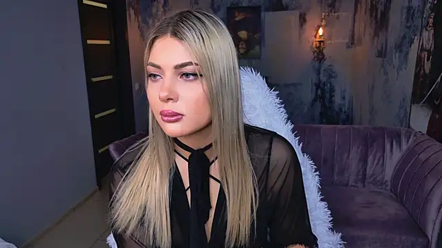 HyileyClark online show from March 4, 2026, 9:15 am