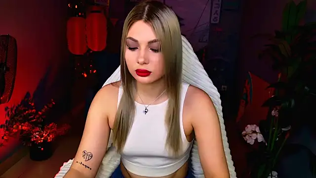 HyileyClark online show from March 27, 2026, 9:21 am