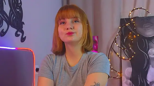 AsiaBritney online show from November 30, 2025, 7:56 am