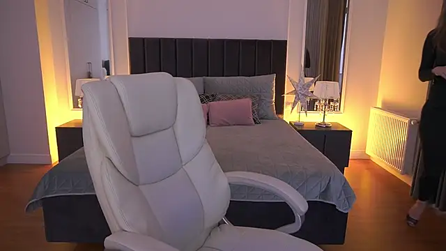 KissableKira online show from February 13, 2026, 2:46 pm